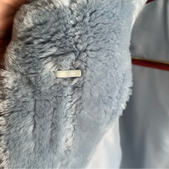 COPY - Baby Blue Faux Fur Coat,Size M ,Lined,Hook & Eye Closures,Excellent Cond - Picture 5 of 7